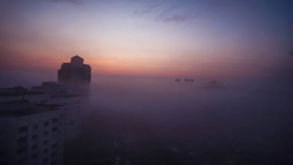 Туманний Схід Сонця Місті — стокове фото