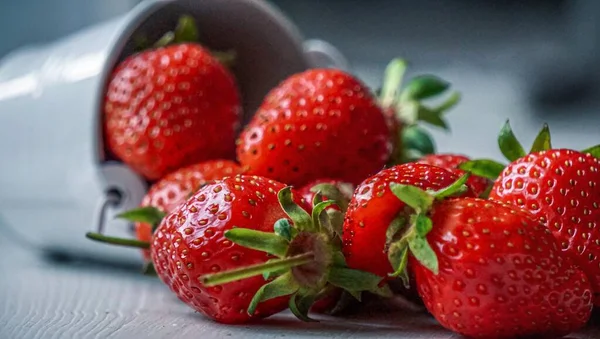Strawberries Bucket Table — Stock Photo, Image
