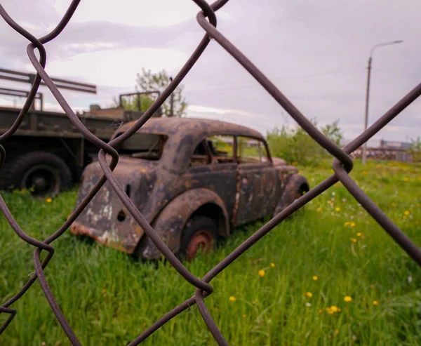 Vieilles Voitures Hors Service Pendant Guerre Dans Nature — Photo