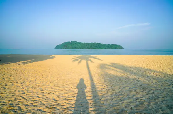 Spiaggia tropicale in Malesia — Foto Stock