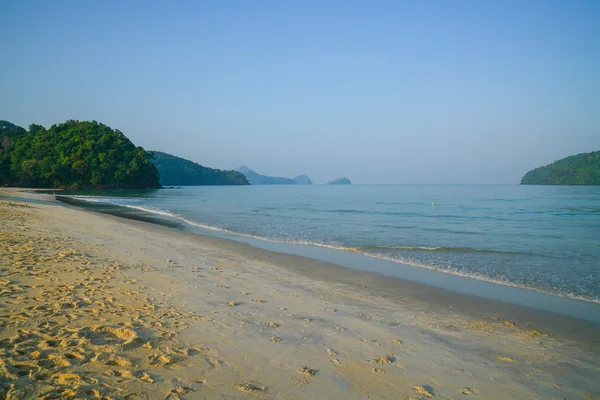 Spiaggia tropicale in Malesia — Foto Stock