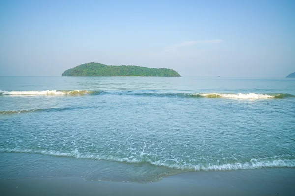 Spiaggia tropicale in Malesia — Foto Stock