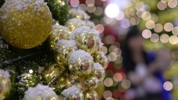Dekorasi Natal Ornamen Dan Lampu Dalam Pusat Perbelanjaan Pembeli Kabur — Stok Video