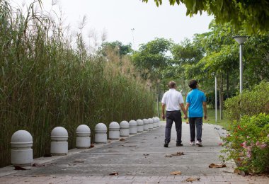 Parkta üst düzey Çift