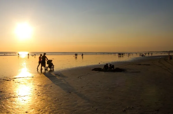 Захід сонця на пляжу кута — стокове фото