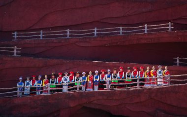 Lijiang, Çin - 14 Ekim 2025: The Lijiang Impressions Show in a outdoor space. Turistler arasında popüler bir cazibe.