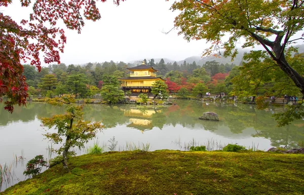 Golden περίπτερο στο Kinkakuji Ναό, Κιότο της Ιαπωνίας — Φωτογραφία Αρχείου