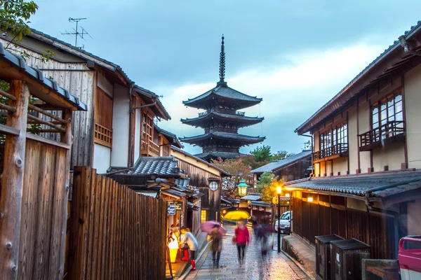 야사카의 탑, 교토, 일본에 더 — 스톡 사진