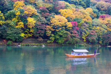 Arashiyama Kyoto Japonya sonbahar sırasında