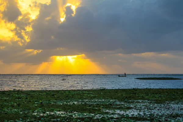 Sunrise at Thale noi lake — Stock Photo, Image