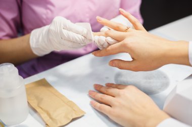 Bakım yordamı, yakın çekim fotoğraf, Şevval Özçelik Güzellik el dosyalama çivi, kadın içinde Salon manikür