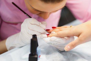 Bakım yordamı, yakın çekim fotoğraf, Şevval Özçelik Güzellik el dosyalama çivi, kadın içinde Salon manikür