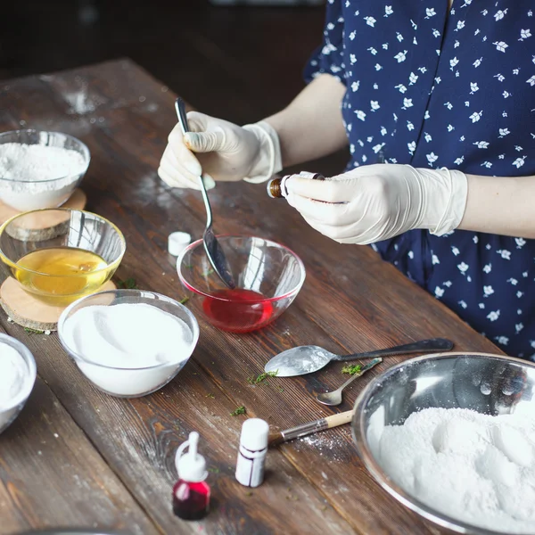 Preparation of bath bombs. Ingredients and floral decor on a wooden vintage table. — Stock Photo, Image