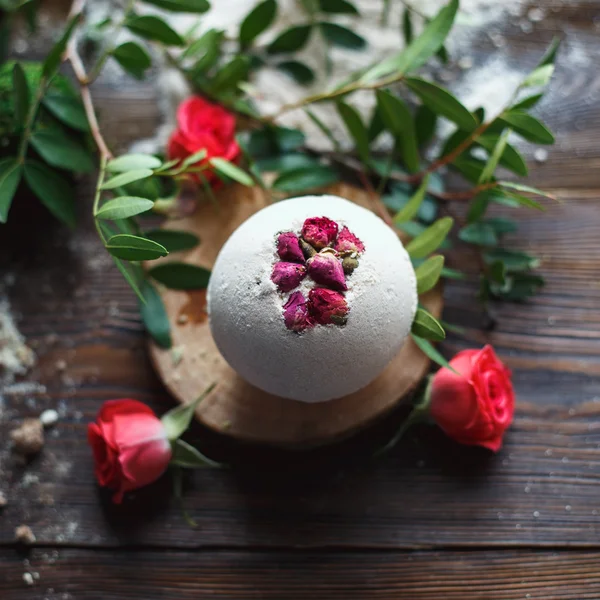 Preparation of bath bombs. Ingredients and floral decor on a wooden vintage table. — Stock Photo, Image