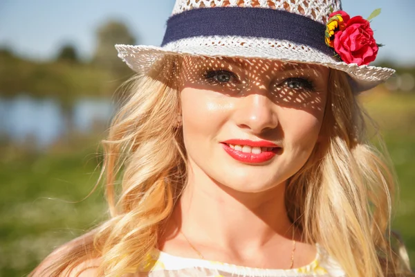 Close-up portrait of sweet young pretty blonde woman with summer hat. Summer, outside — Stock Photo, Image