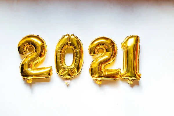กโป งฟอยล ทอง วเลข 2021 บนพ นหล ขาว ใหม 2021 — ภาพถ่ายสต็อก