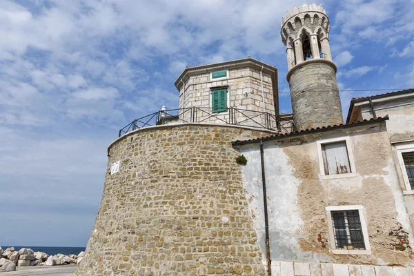 Pirano antico faro in Slovenia — Foto Stock