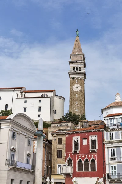 Piran cidade velha paisagem urbana de Tartini Square, Eslovênia . — Fotografia de Stock