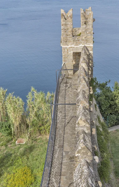 Murallas del casco antiguo de Piran, Eslovenia . — Foto de Stock