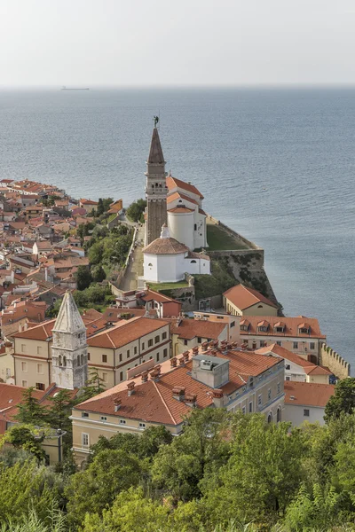 Gród starego miasta w Piran, Słowenia. Widok z lotu ptaka. — Zdjęcie stockowe