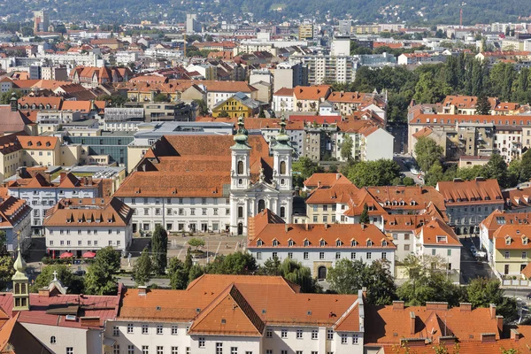 Graz centro de otoño paisaje urbano aéreo, Austria . —  Fotos de Stock