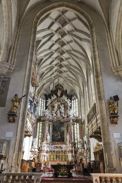Interiören i Graz katedralen, Österrike. — Stockfoto