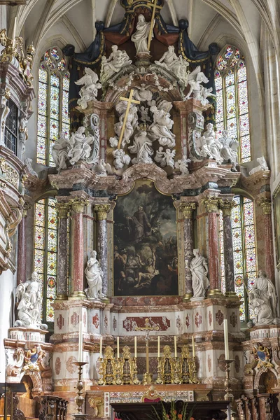 Interiören i Graz katedralen, Österrike. — Stockfoto