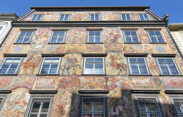 Hertog Hof gebouw in het centrum op Herrengasse street. Graz, Oostenrijk — Stockfoto