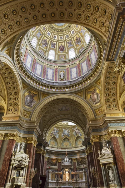 Inre av Saint Stephen Basilica i Budapest, Ungern. — Stockfoto