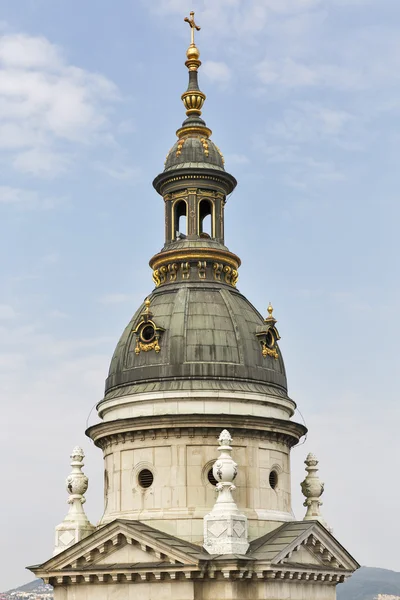 Boedapest basiliek van Saint Stephen klokkentoren — Stockfoto