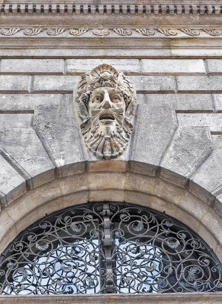 Facade details of Opera house in Budapest — Stock Photo, Image