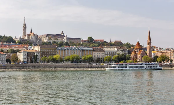 Budapeşte cityscape Buda Castle, Aziz Matthias ve balıkçılar Bastion — Stok fotoğraf