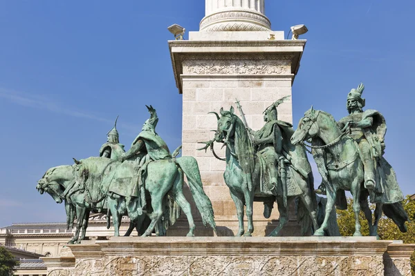 Millennium-Monument opgedragen aan de Hongaarse koningen. Budapest, Hongarije. — Stockfoto