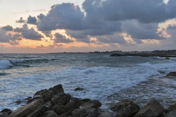 Akdeniz günbatımı Paphos, Kıbrıs. — Stok fotoğraf