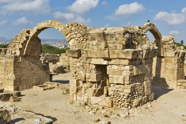 Руины замка Саранта Колонес в Пафосе . — стоковое фото