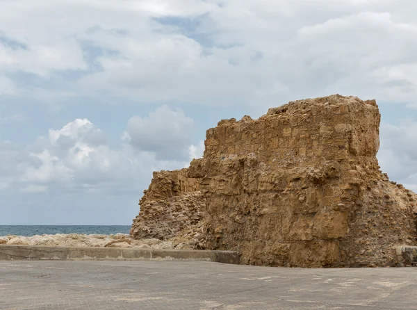 Ερείπια του τείχους το μεσαιωνικό κάστρο της Πάφου στην Κύπρο — Φωτογραφία Αρχείου
