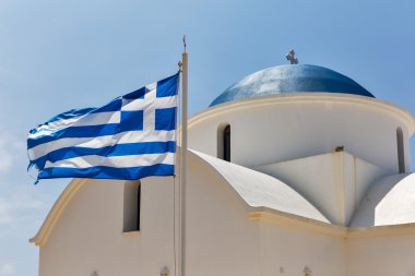 Paphos, Kıbrıs için ulusal bayrak ile Rum Ortodoks Kilisesi.