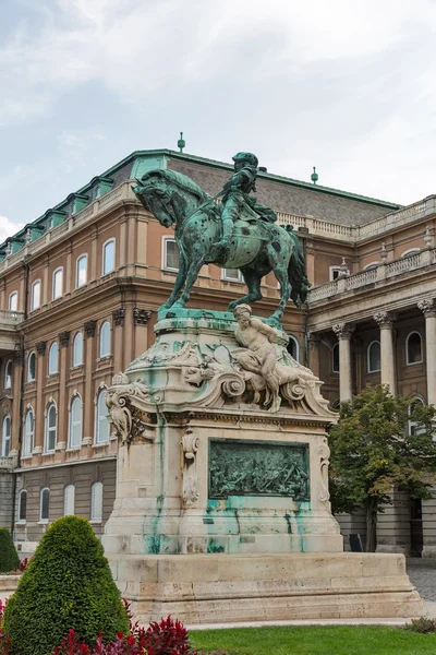 Estatua ecuestre de Savoyai Eugen en el Castillo de Buda. Budapest, Hungría . —  Fotos de Stock