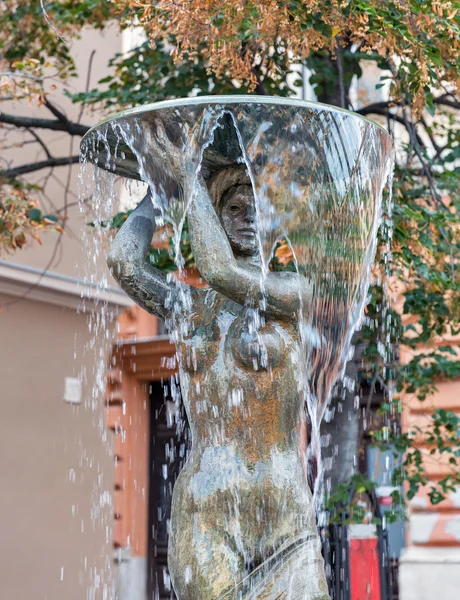 Fountain with statue of naked woman. Buda Castle area, Budapest. — Stock Photo, Image