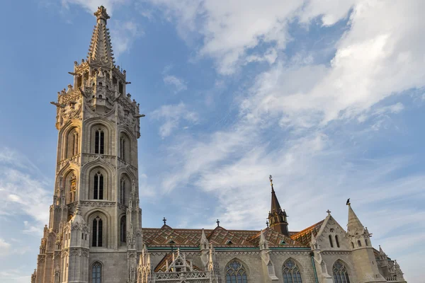 Iglesia Matthias en el castillo de Buda, Budapest, Hungría — Foto de Stock