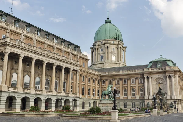 Cour du palais royal du château de Buda à Budapest, Hongrie — Photo