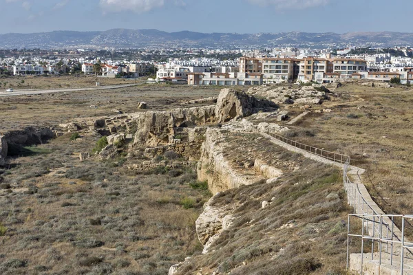 Paphos cityscape and ancient city wall ruins in Cyprus — Stock Photo, Image