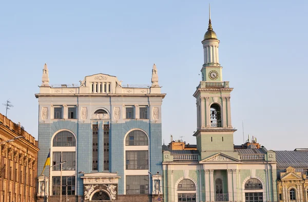 Antiguo monasterio griego en la plaza Kontraktova de Kiev, Ucrania — Foto de Stock