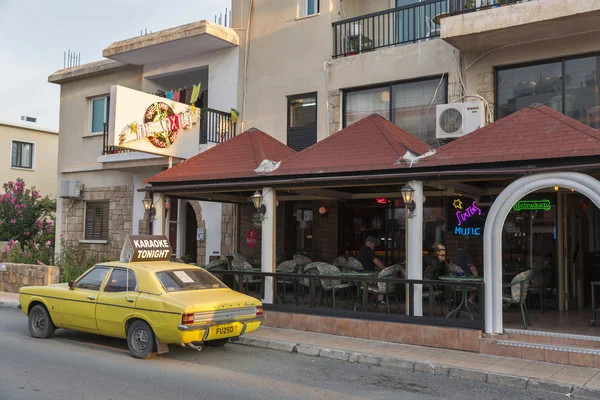 Bar à musique des années 60 extérieur à Paphos, Chypre . — Photo