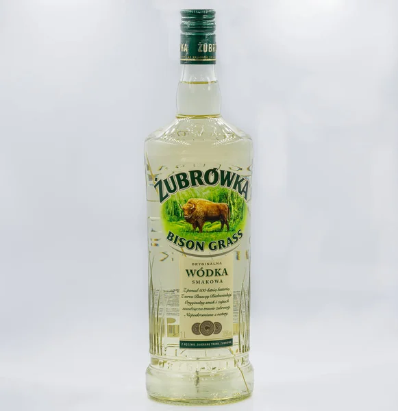 Quiiv Ucrânia Outubro 2020 Zubrowka Bison Garrafa Vodka Grama Close Fotos De Bancos De Imagens Sem Royalties