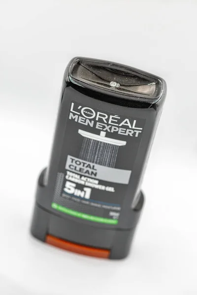 Kyiv Ukraine November 2020 Oreal Paris Men Expert Shampoo Douchegel — Stockfoto