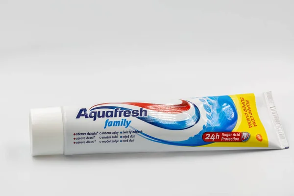 Kyiv Ukraine November 2020 Aquafresh Family Fluoride Toothpaste Tube Closeup — Stock Photo, Image
