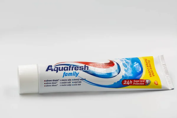 Kyiv Ukraine November 2020 Aquafresh Family Fluoride Toothpaste Tube Closeup — Stock Photo, Image