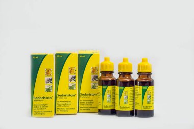 KYIV, UKRAINE - 25 Aralık 2018: Sedariston sakinleştirici şişesi Aristo Eczacılık tarafından bırakıldı ve paketlendi. Aristo Pharma GmbH 2008 yılında Berlin, Almanya 'da kuruldu..