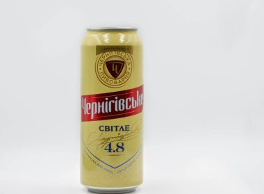 KYIV, UKRAINE - Şubat 2007, 2021: Chernigivske hafif bira atölyesi beyazlara karşı kapalı olabilir. Şirket şu anda AB InBev 'in bir yan kuruluşu olan SUN InBev Ukrayna' ya ait.